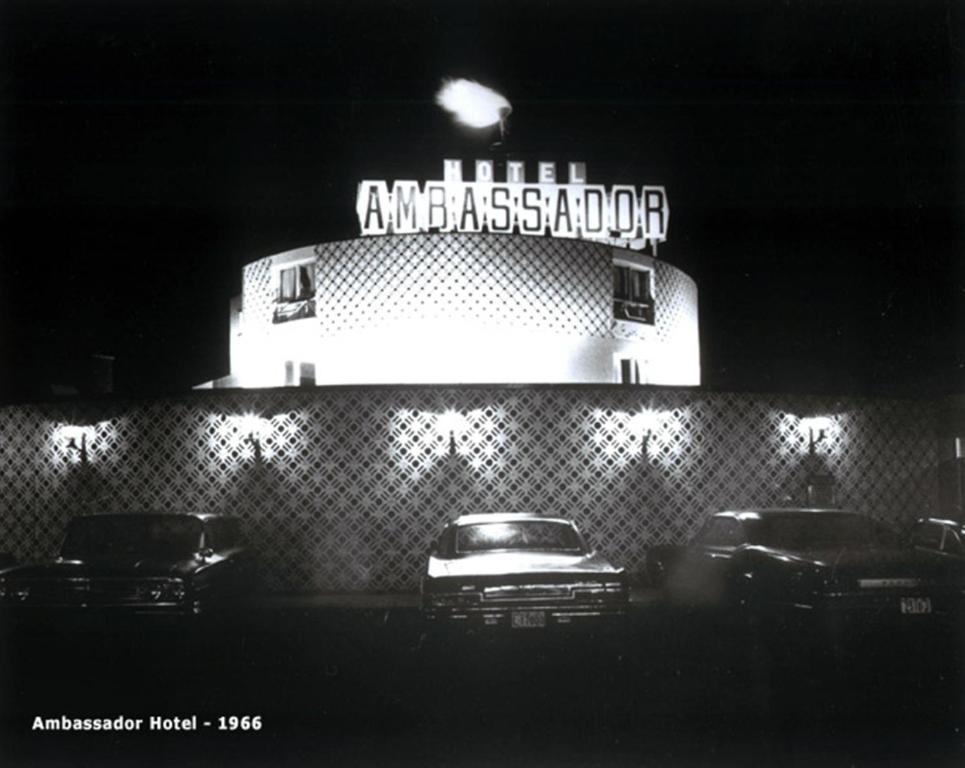 סודברי Ambassador Hotel מראה חיצוני תמונה