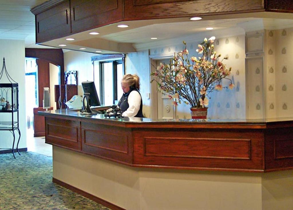 סודברי Ambassador Hotel מראה חיצוני תמונה